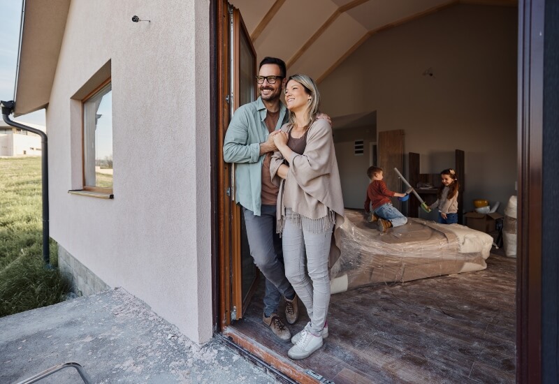 A happy family after a long-distance move in Dallas, Texas